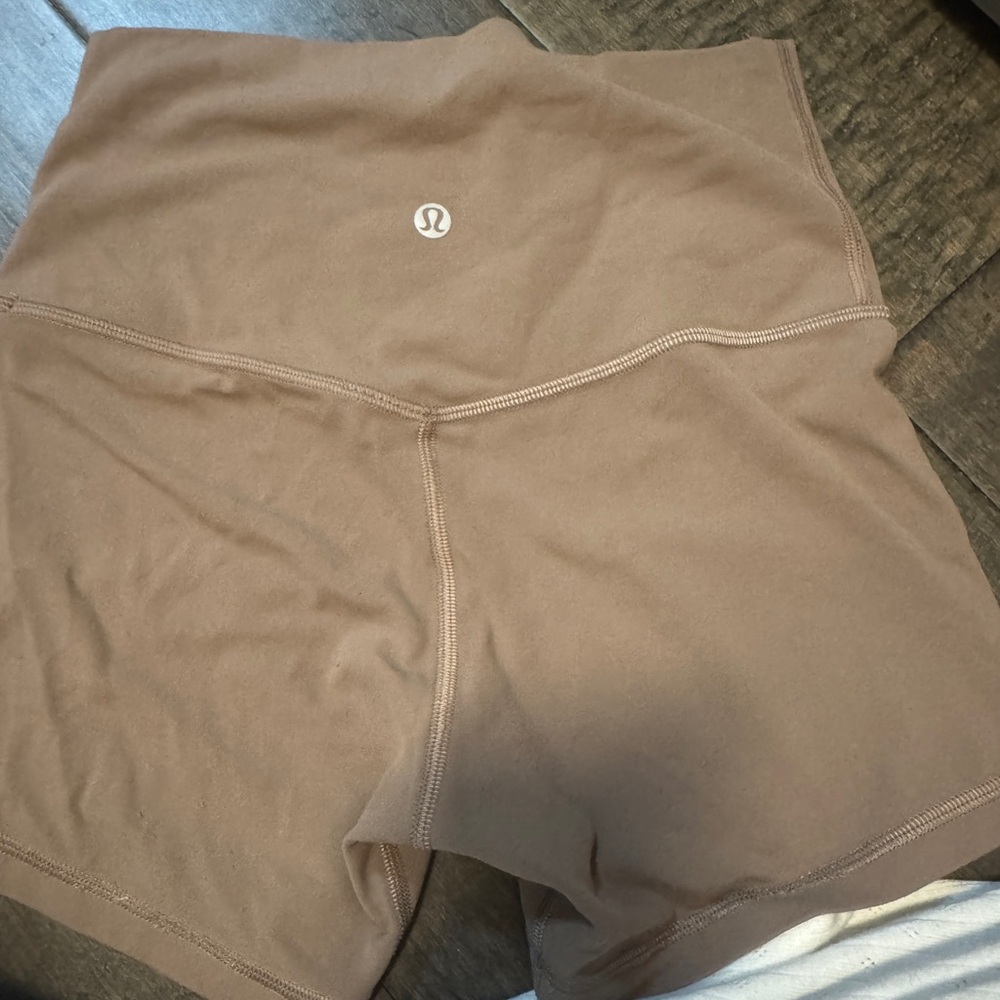 brown lulu biker shorts